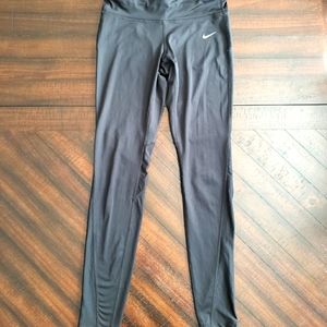 Womans Nike black running leggings mid rise size medium